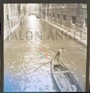 Fotografía de un canel de Venecia tomada por Jalón Ángel.